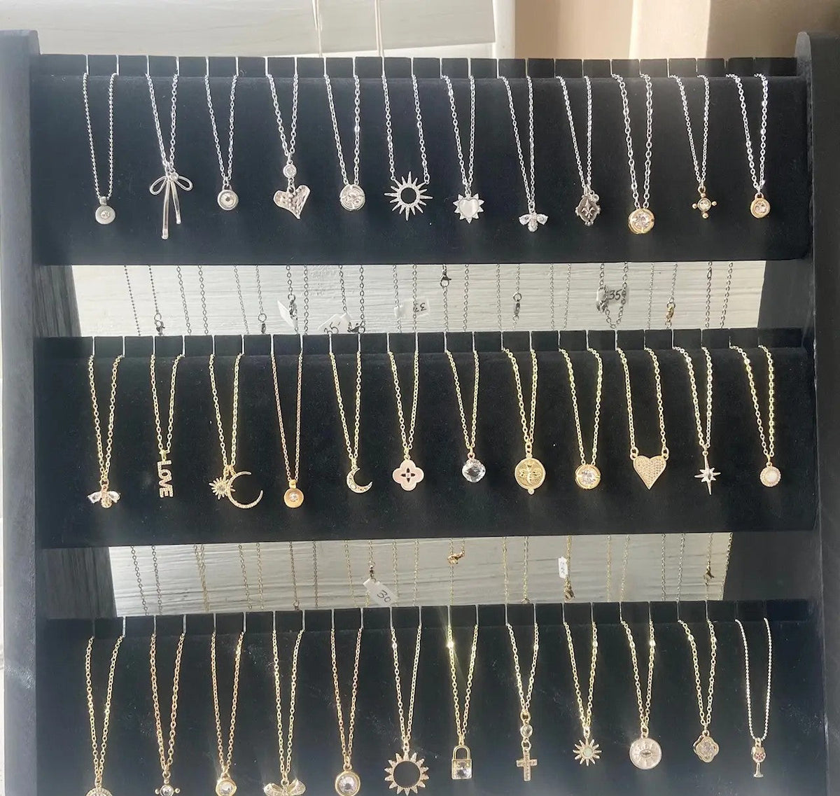 DAINTY NECKLACES