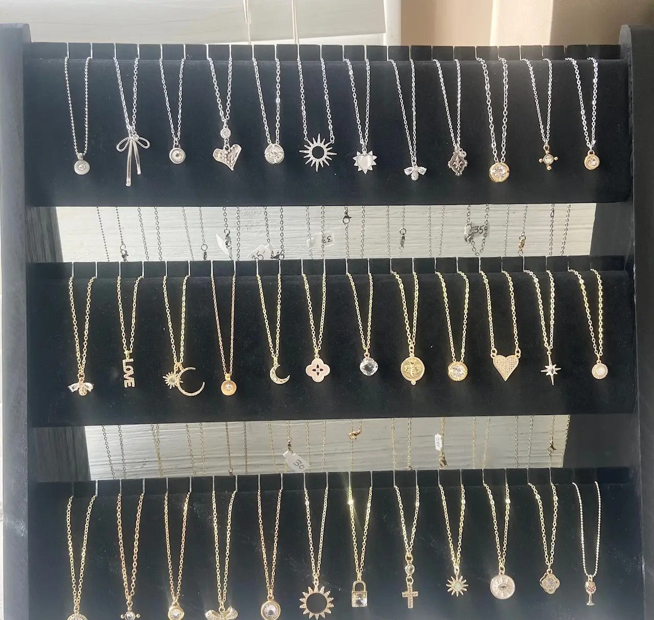 DAINTY NECKLACES